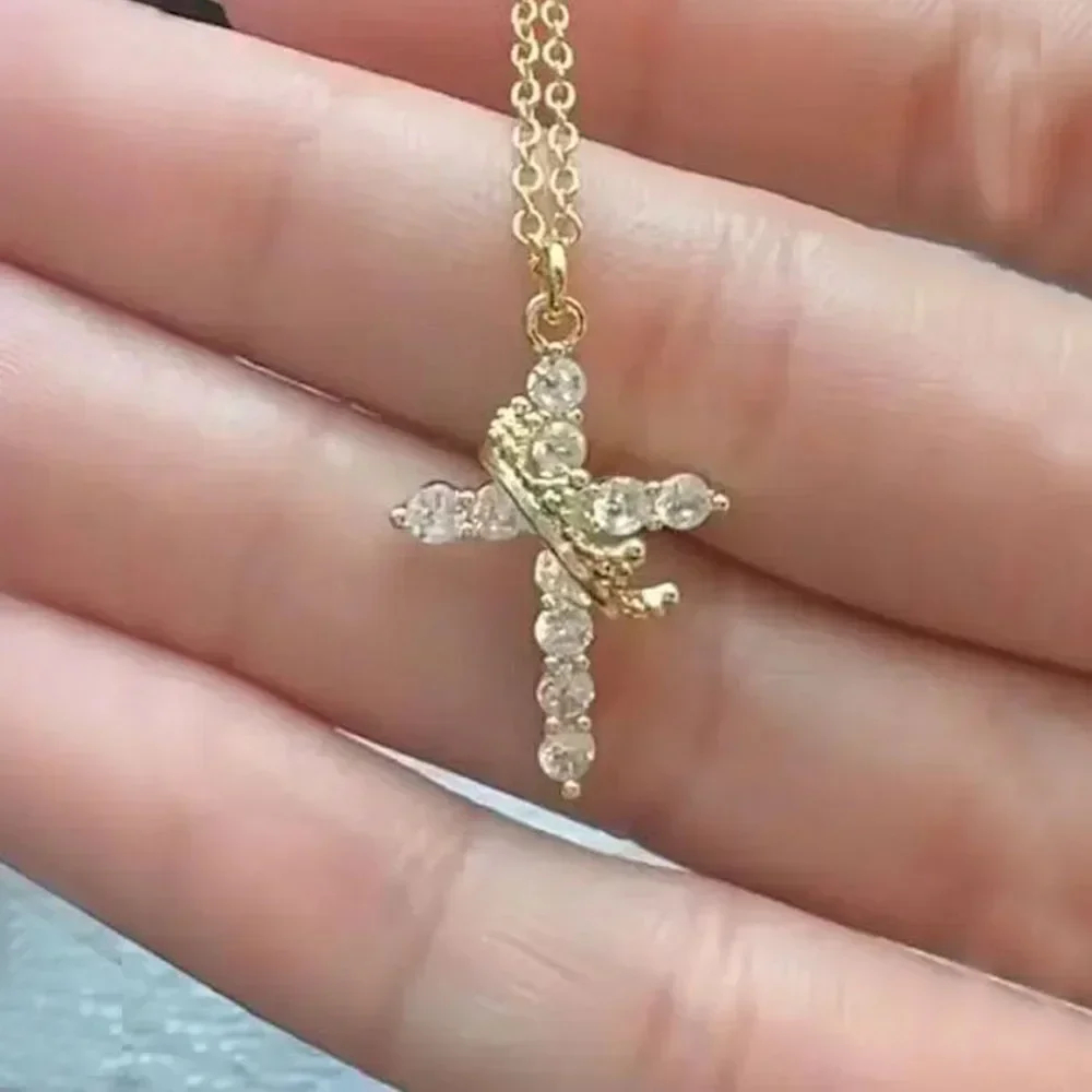 Crown Cross Necklace Wear for Art Thou