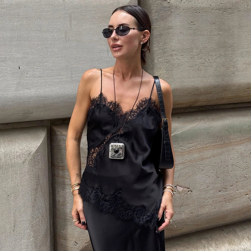 Linad Sexy Black Backless Lace Camisole Women Street Chic Spaghetti Strap Tops Female Casual Patchwork Silk Vest Female 2025 Urban Fashion Icon