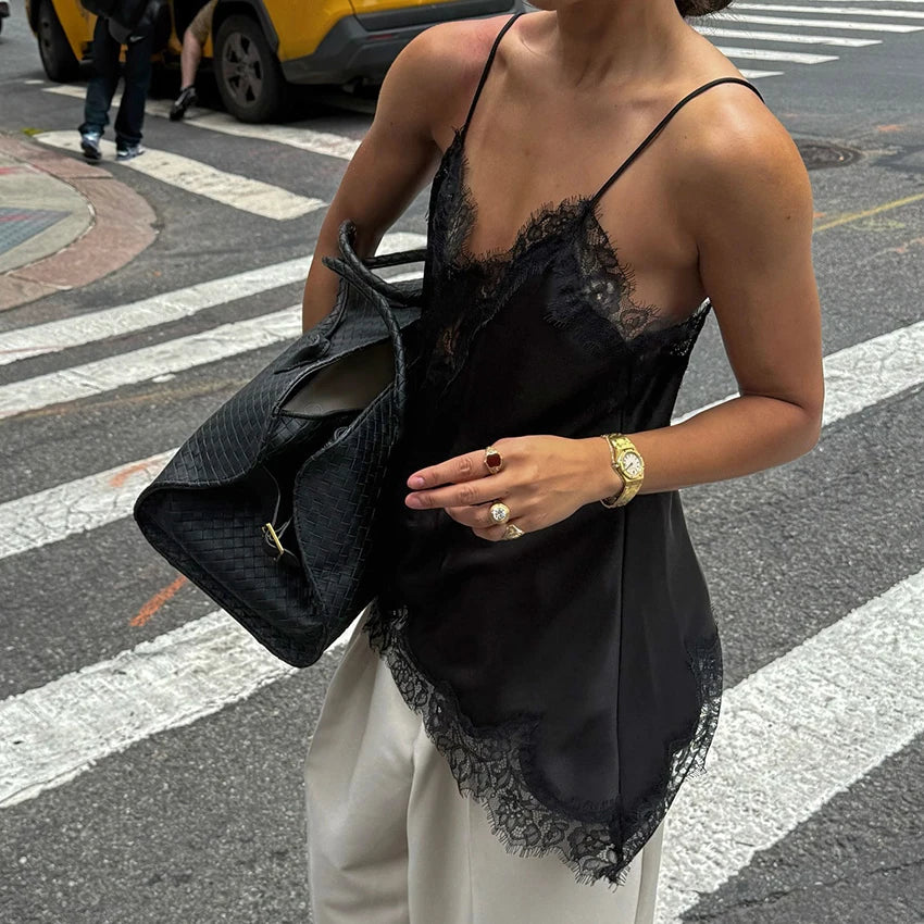 Linad Sexy Black Backless Lace Camisole Women Street Chic Spaghetti Strap Tops Female Casual Patchwork Silk Vest Female 2025 Urban Fashion Icon