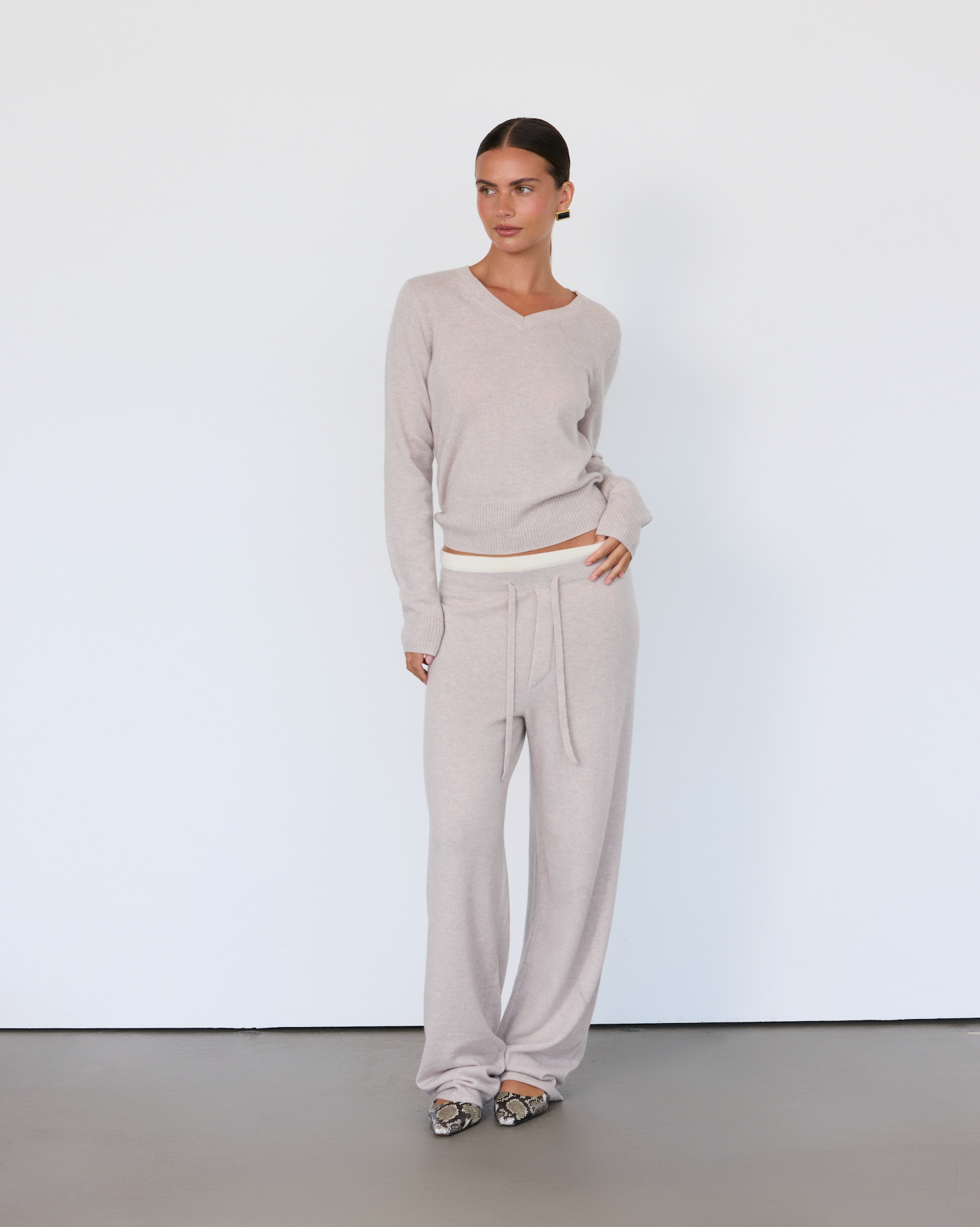 Tove V-Neck Sweater Artless Forever
