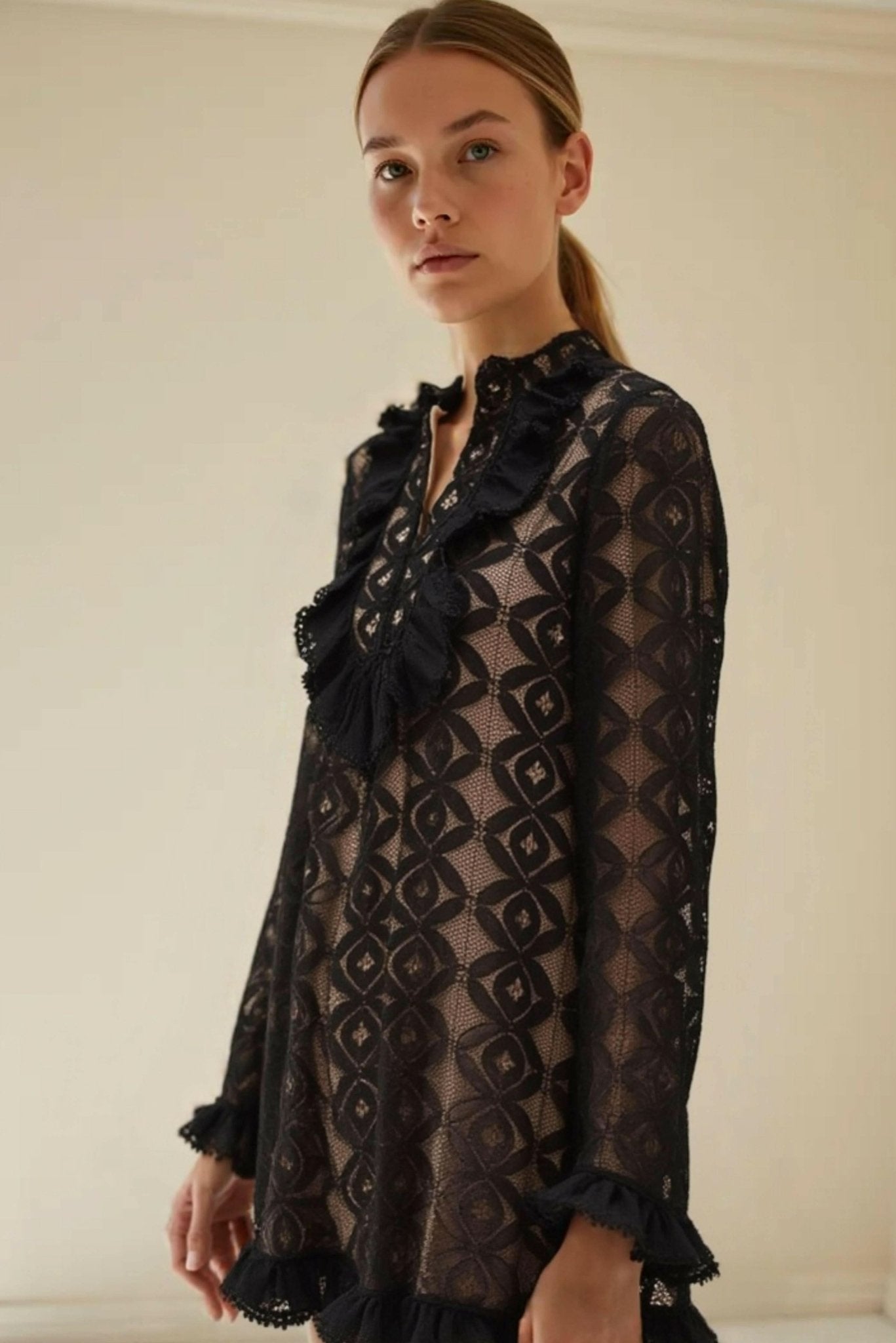 Amber Puff Sleeve Flare Dress (Black) Akalia