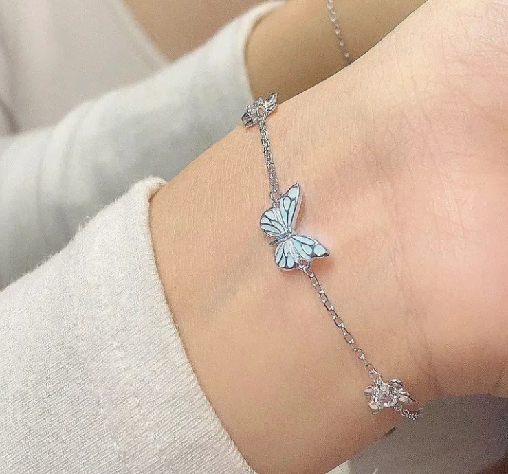Blue Luminous Smart Butterfly Necklace Wear for Art Thou