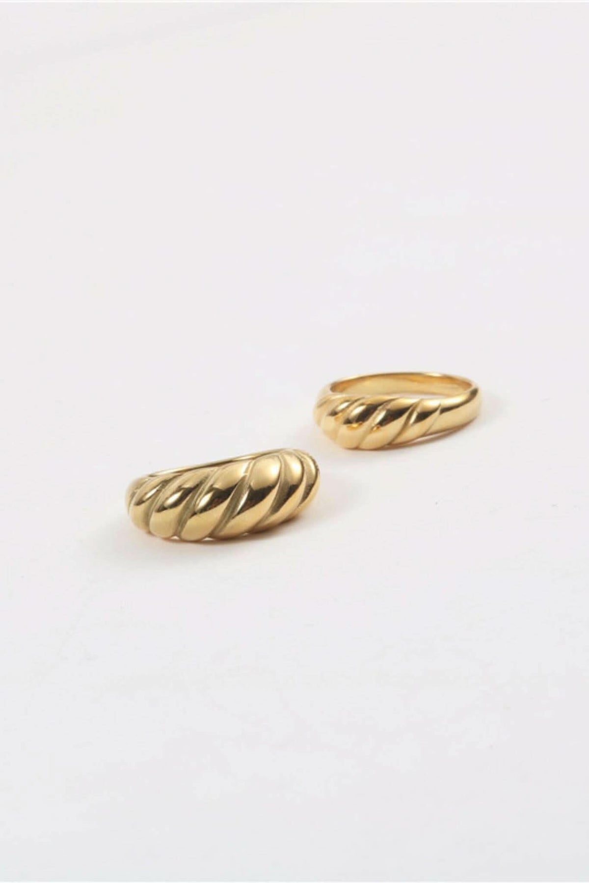 Waterproof 18K Gold-Plated Croissant Ring Akalia