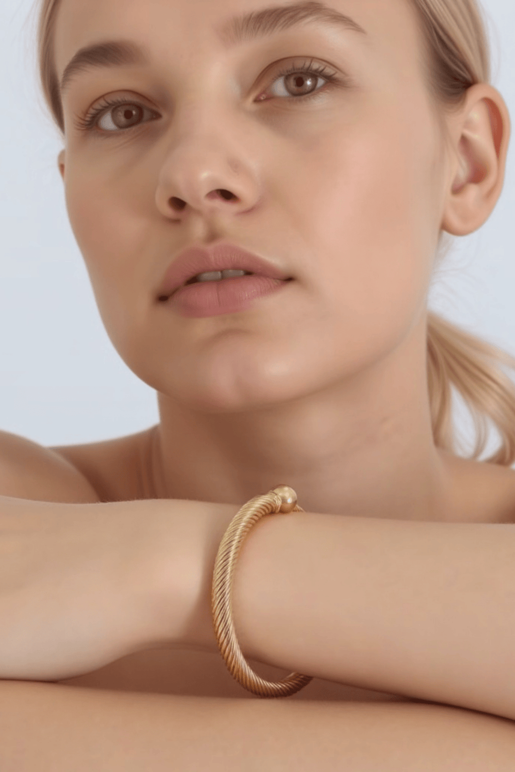 Waterproof Twisted Wire Bracelet Akalia